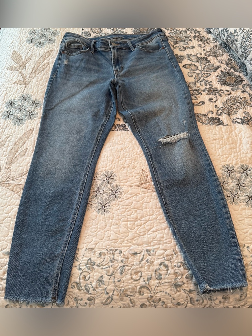 Old Navy Mid Rise RockStar Super Skinny jeans size 10